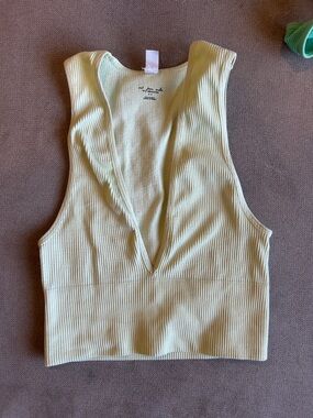 Out from under seamless plunge top